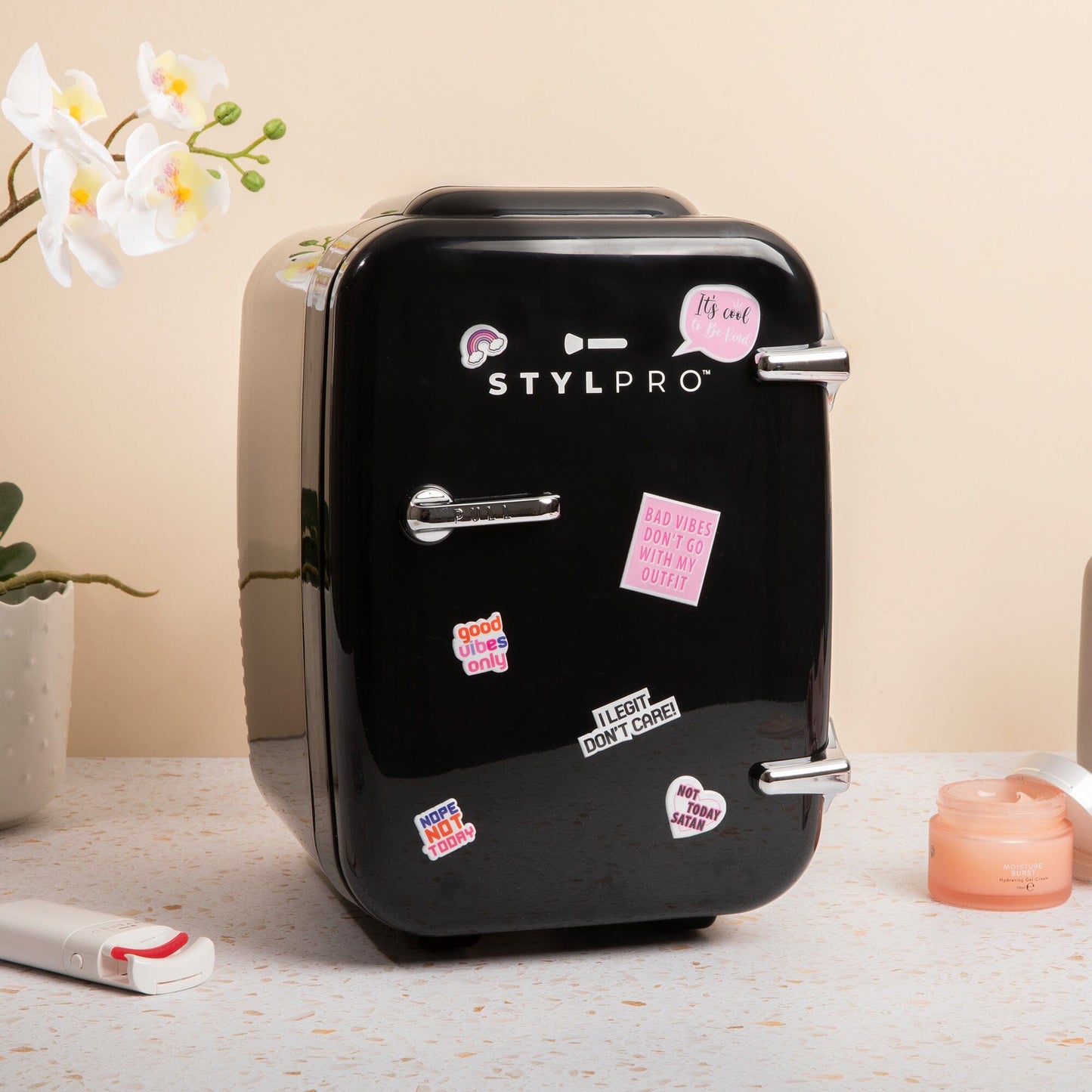 STYLPRO Black & Silver Beauty Fridge